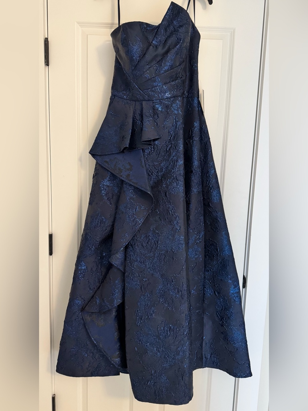 Xscape NWT Navy Metallic Jacquard Strapless Gown
